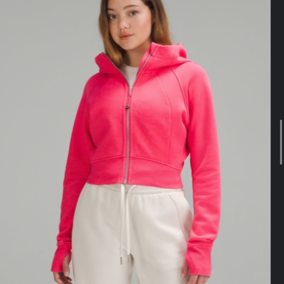 Scuba Full-Zip Cropped Hoodie	
Lip Gloss	
Size: 8 - Picture 1 of 4